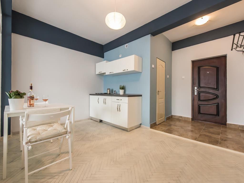 Antic Apartments Bucureşti Ngoại thất bức ảnh