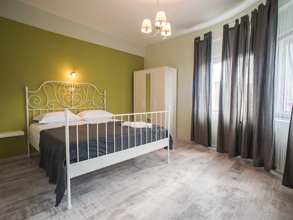Antic Apartments Bucureşti Ngoại thất bức ảnh