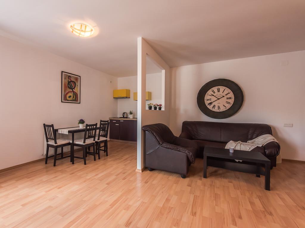 Antic Apartments Bucureşti Ngoại thất bức ảnh