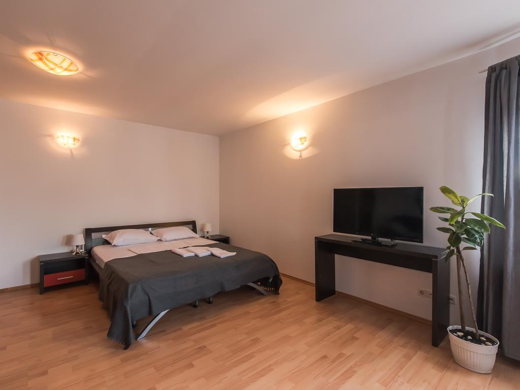 Antic Apartments Bucureşti Ngoại thất bức ảnh